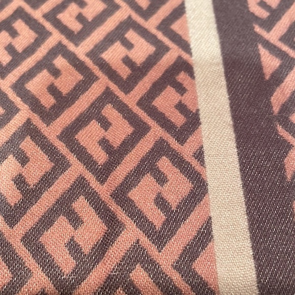 Ladies scarf - Picture 4 of 7